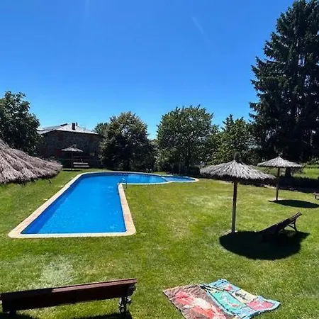 Apartmán Con Piscina En Osséja
