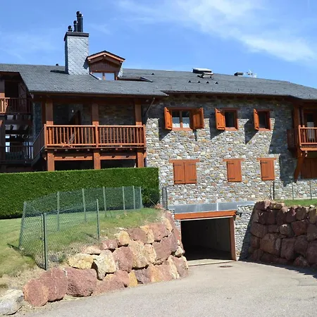 Apartmán Con Piscina En *