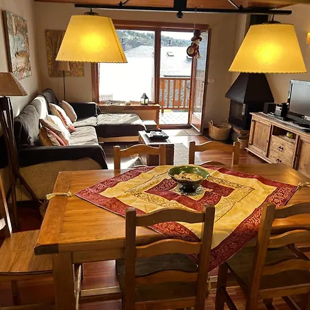 Apartmán Con Piscina En *