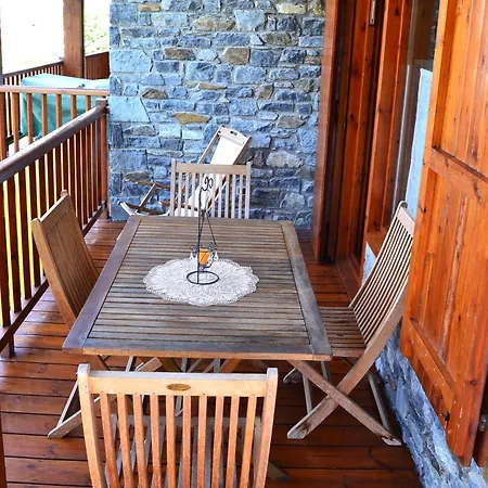 Apartmán Con Piscina En *