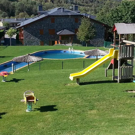 Apartmán Con Piscina En Osséja